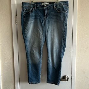 Torrid cropped/ankle length blue jeans. Size 16